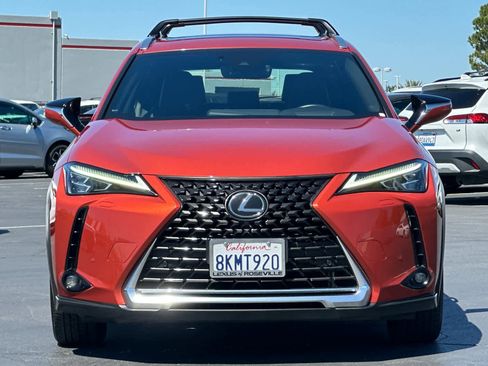 Used 2019 Lexus UX 200 w/ Premium Package image 10