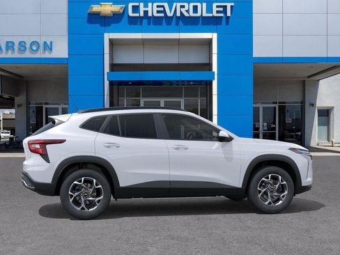 New 2026 Chevrolet Trax LT w/ Sunroof Package FWD image 5