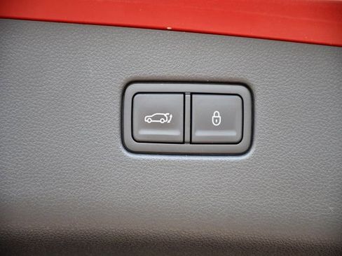 Used 2025 Genesis GV70 3.5T Sport AWD/4WD image 33