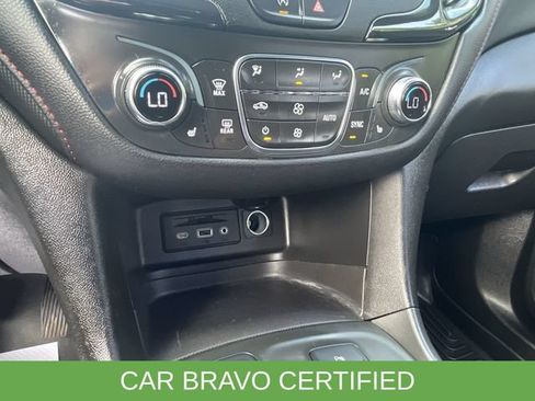 Certified 2022 Chevrolet Equinox RS w/ Infotainment Package AWD/4WD image 18