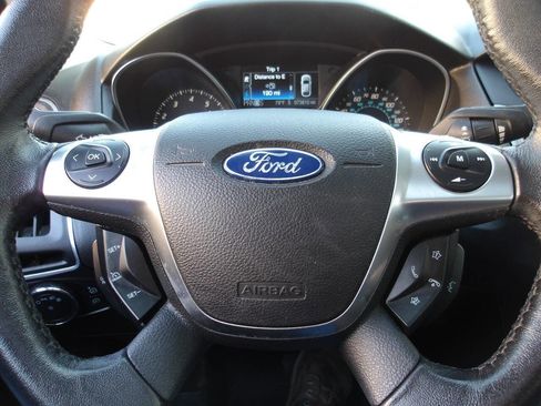 Used 2012 Ford Focus Titanium FWD image 18