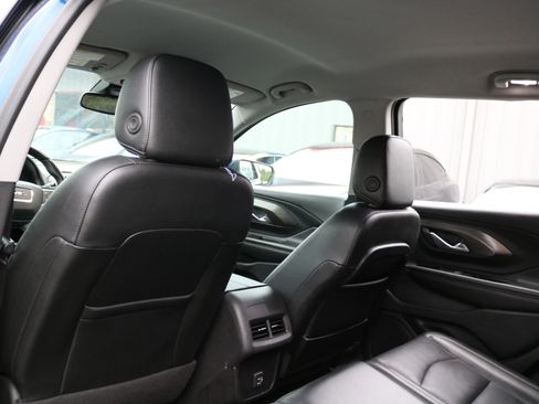 Used 2023 GMC Terrain SLT image 34