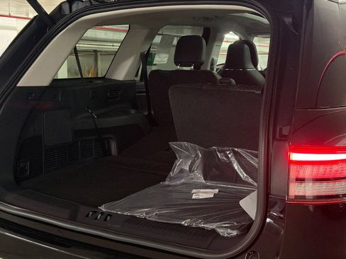 New 2026 Lincoln Aviator Reserve w/ Luxury Package AWD/4WD image 8