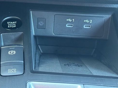 Certified 2025 Nissan Kicks SV image 36