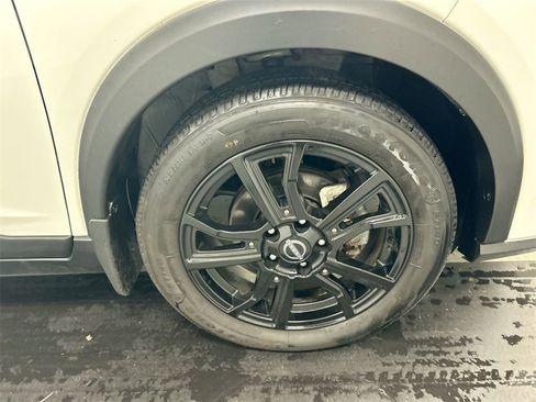 Certified 2023 Nissan Kicks SR image 11