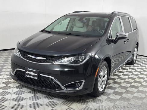 Used 2020 Chrysler Pacifica Limited FWD image 10
