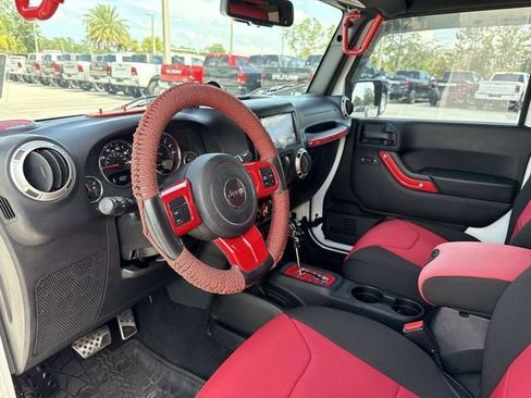 Used 2017 Jeep Wrangler Sahara AWD/4WD image 17