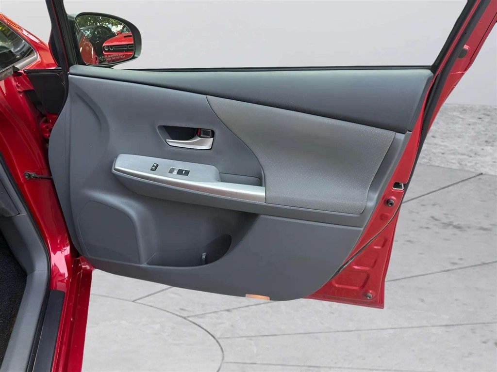 Used 2014 Toyota Prius V Two FWD image 11