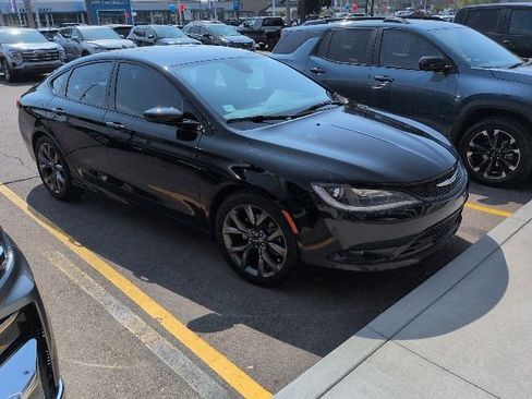 Used 2015 Chrysler 200 S w/ Navigation & Sound Group I FWD image 10