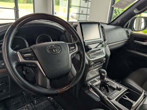 Used 2020 Toyota Land Cruiser Heritage Edition AWD/4WD image 20