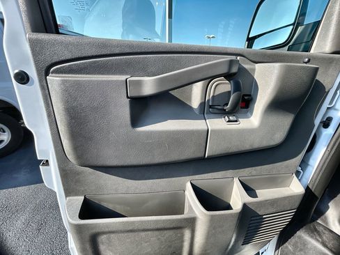 Used 2024 GMC Savana 2500 w/ Driver Convenience Package image 19
