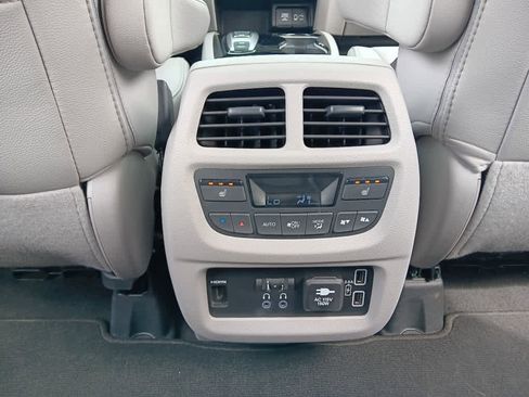 Used 2022 Honda Pilot Touring image 19