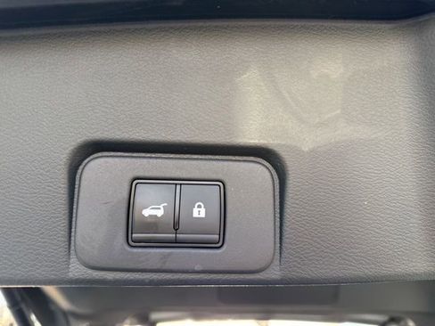 Used 2024 Nissan Rogue SL image 17