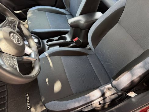 Used 2025 Nissan Versa SV FWD image 36