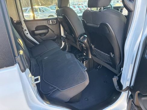 Used 2024 Jeep Gladiator Mojave image 15