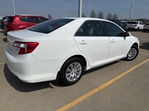 Used 2014 Toyota Camry LE image 8