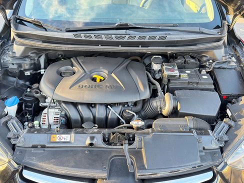 Used 2014 Hyundai Elantra SE w/ Option Group 02 image 9