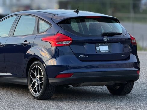 Used 2017 Ford Focus SEL w/ Cold Weather Package FWD image 16