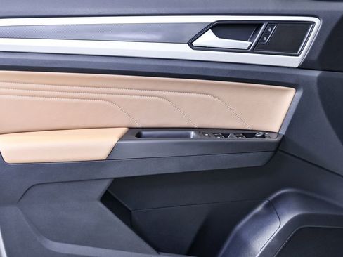 Used 2022 Volkswagen Atlas Cross Sport SE image 7