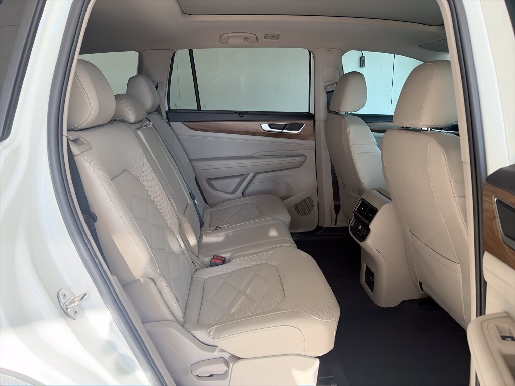 Certified 2024 Volkswagen Atlas SE w/ Panoramic Sunroof Package FWD image 33