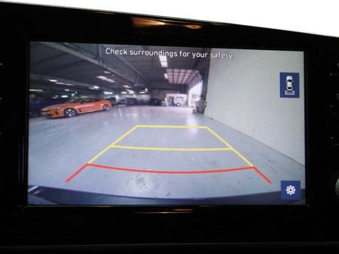 Used 2023 Hyundai Elantra SEL FWD image 14
