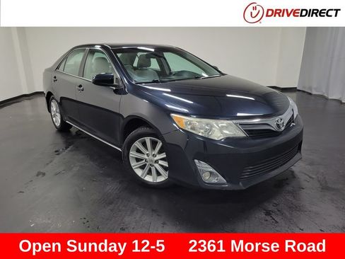 Used 2012 Toyota Camry XLE w/ Leather Pkg FWD image 1
