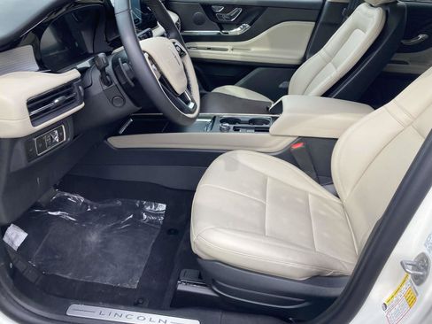 New 2026 Lincoln Corsair Premiere image 21