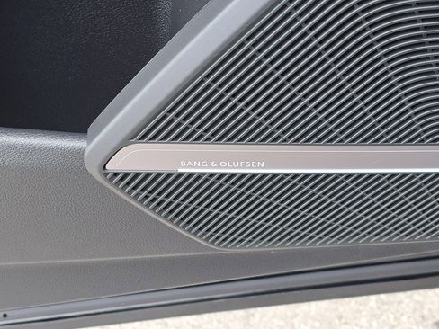 Certified 2024 Audi Q5 e Premium Plus w/ Premium Plus Package image 16