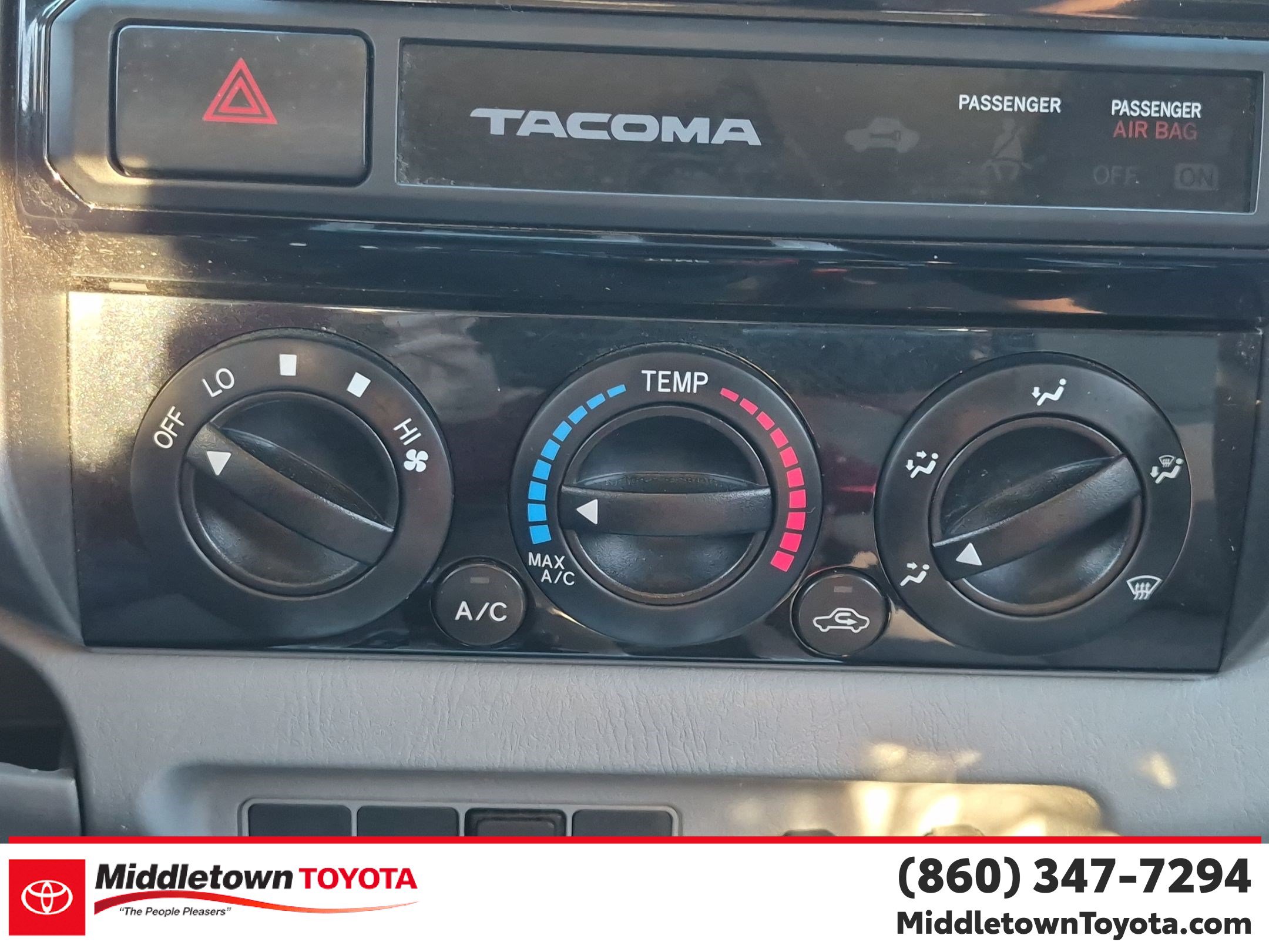 Used 2015 Toyota Tacoma 4x4 Access Cab V6 w/ TRD Sport Package image 24