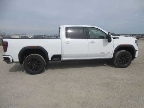 New 2026 GMC Sierra 2500 AT4 w/ AT4 Premium Plus Package AWD/4WD image 3