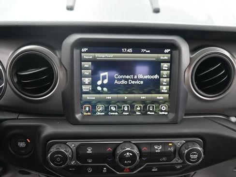 Used 2023 Jeep Wrangler Sport AWD/4WD image 16