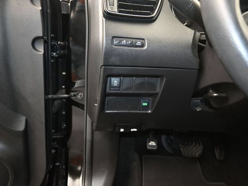 Used 2018 Nissan Rogue Sport S FWD image 12
