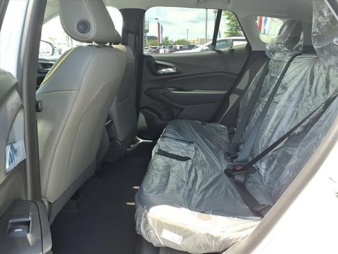 New 2026 Chevrolet Trax ACTIV w/ Sunroof Package FWD image 14