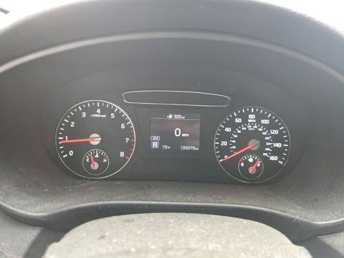 Used 2020 Kia Sorento LX FWD image 16