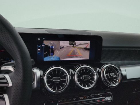 Certified 2026 Mercedes-Benz GLB 35 AMG 4MATIC image 25