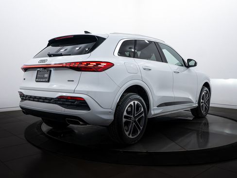 Certified 2025 Audi Q5 Premium w/ Premium Plus AWD/4WD image 4
