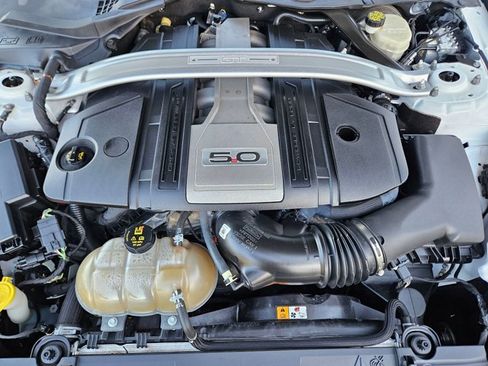 Used 2018 Ford Mustang GT Premium image 21