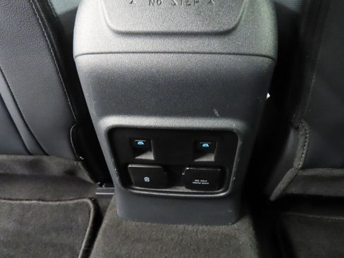 Used 2024 Ford Bronco Wildtrak image 11
