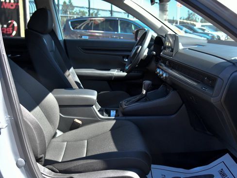 Used 2025 Honda CR-V LX image 41