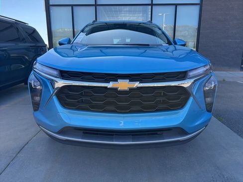 Used 2025 Chevrolet Trax LT w/ Driver Confidence Package FWD image 7