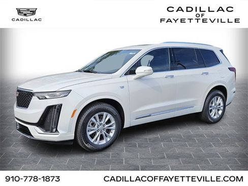 New 2025 Cadillac XT6 Luxury image 1