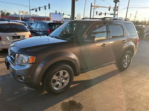 Used 2010 Ford Escape Limited FWD image 6