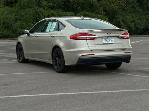Used 2019 Ford Fusion SE w/ Equipment Group 151A image 3