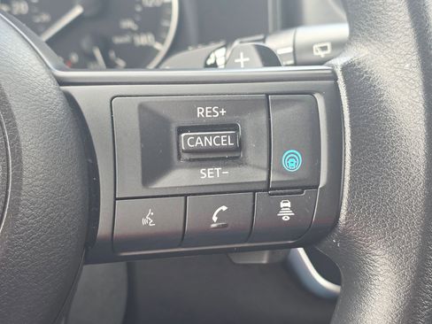 Used 2024 Nissan Rogue SV image 19