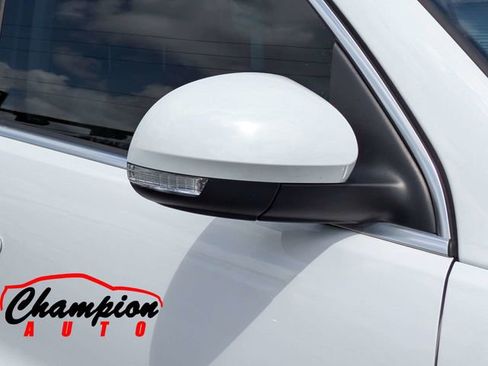 Used 2017 Volkswagen Tiguan SEL image 14