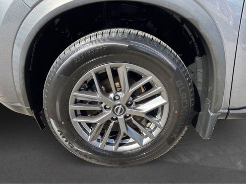 Used 2023 Nissan Rogue S image 12