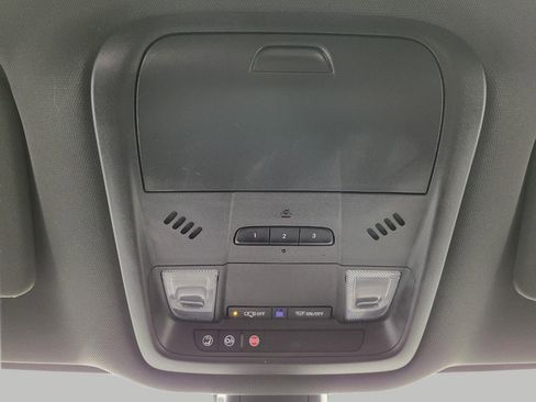 Used 2024 Buick Enclave Essence w/ Sport Touring Edition image 18