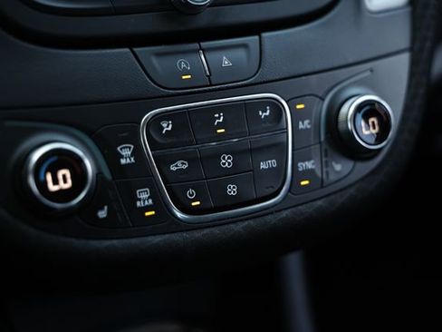 Used 2024 Chevrolet Malibu LT image 37