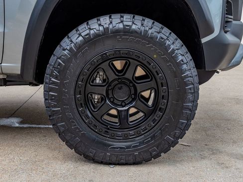 Used 2025 Chevrolet Colorado Trail Boss AWD/4WD image 12