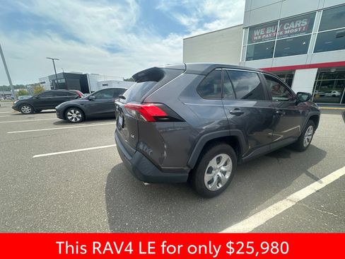 Used 2022 Toyota RAV4 LE FWD image 8